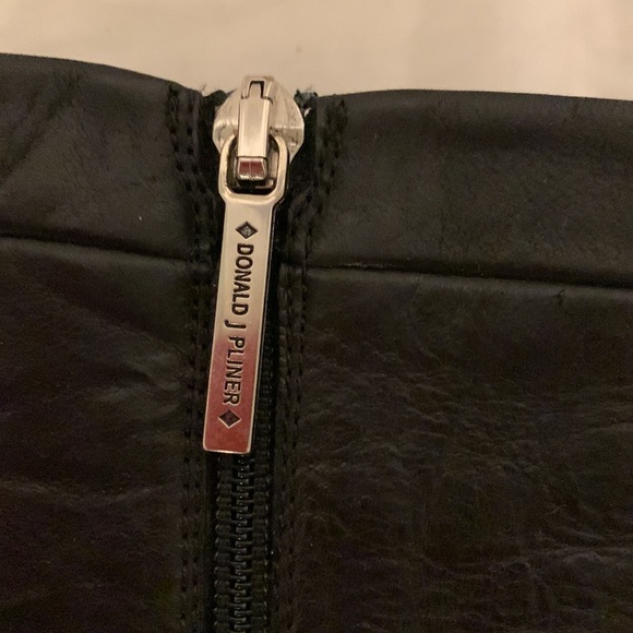 Donald J Pliner black leather booties. Size US 7 1/2. - Picture 10 of 10